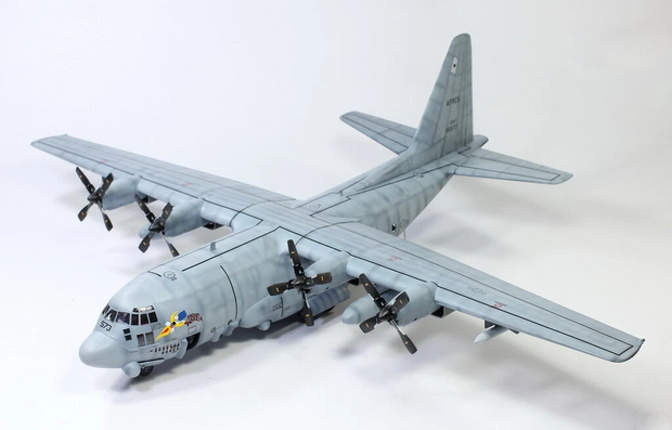 1/72 AC-130H Spectre Professional Model