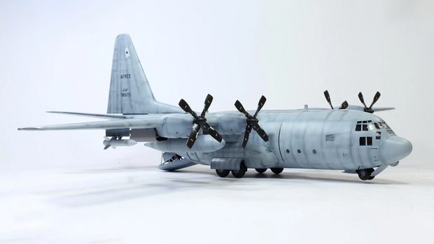 1/72 AC-130H Spectre Professional Model